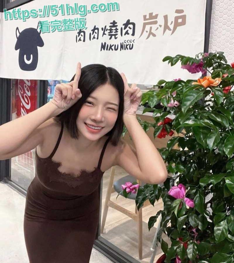 【天津】极品少妇【童杏丽】背着老公与男闺蜜旅游 白天欣赏美食美景 晚上欣赏人妻浪荡淫态 你还相信有纯友谊吗？-2