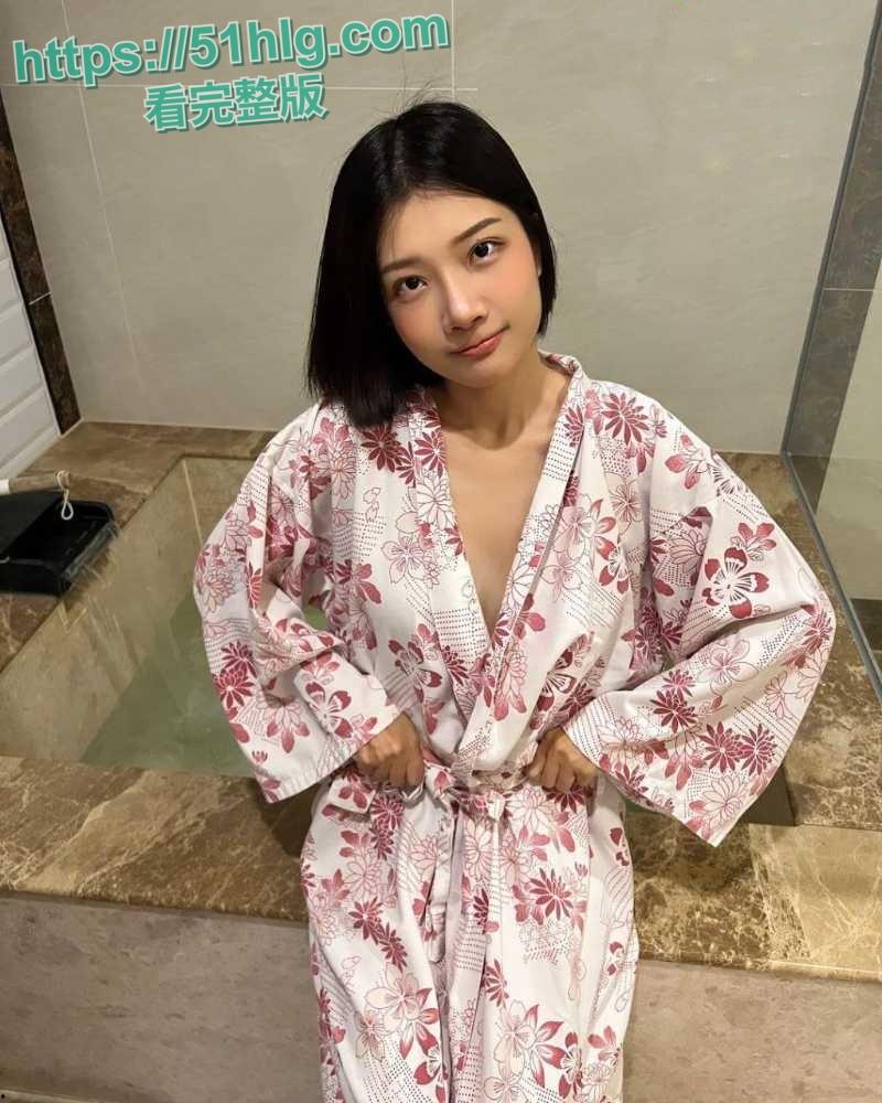 【天津】极品少妇【童杏丽】背着老公与男闺蜜旅游 白天欣赏美食美景 晚上欣赏人妻浪荡淫态 你还相信有纯友谊吗？-7