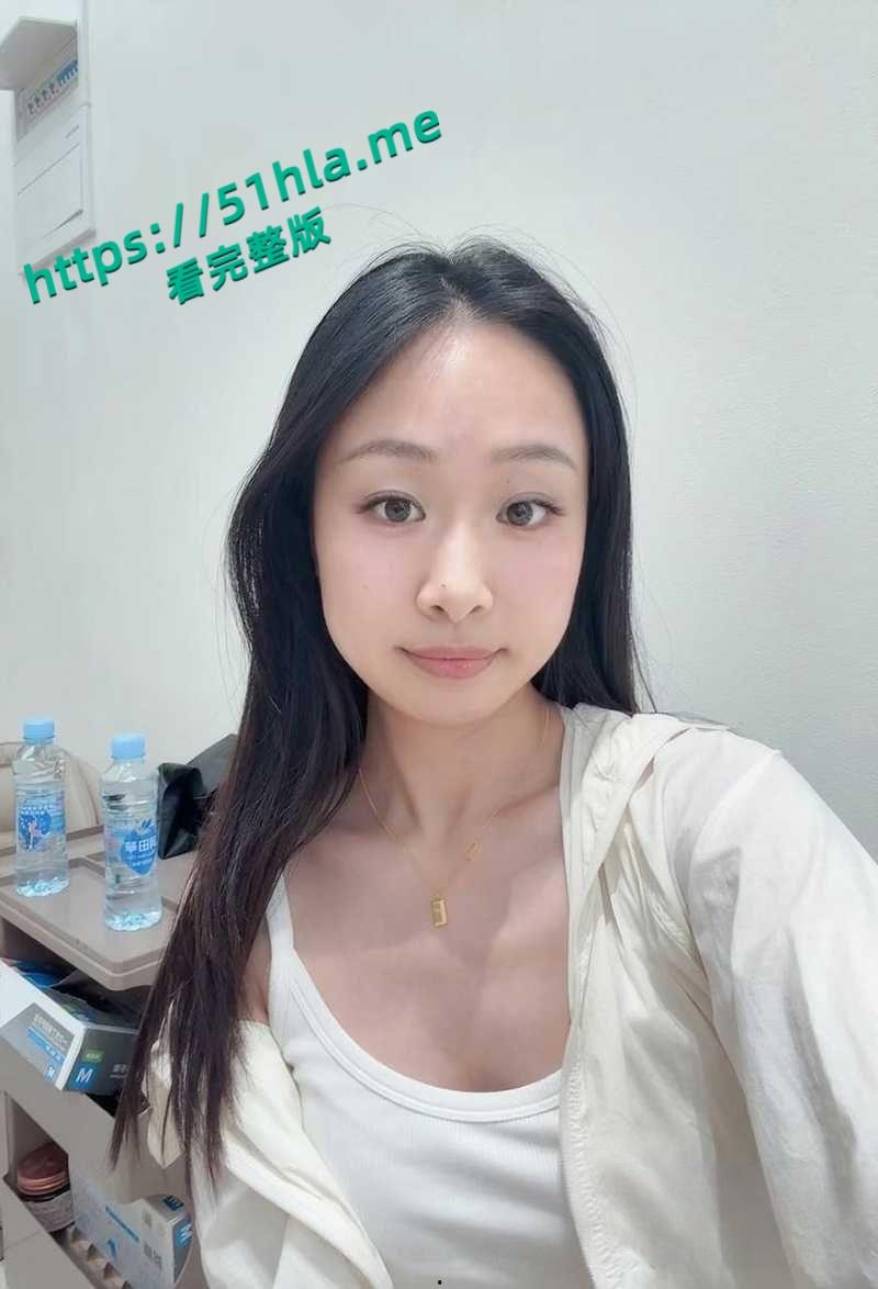 上海浦南幼儿园【朱玲也】锦和校区，美女幼师与男友裸聊自慰视频被曝光，淫浪尤物性瘾巨大私生活混乱不堪！-2