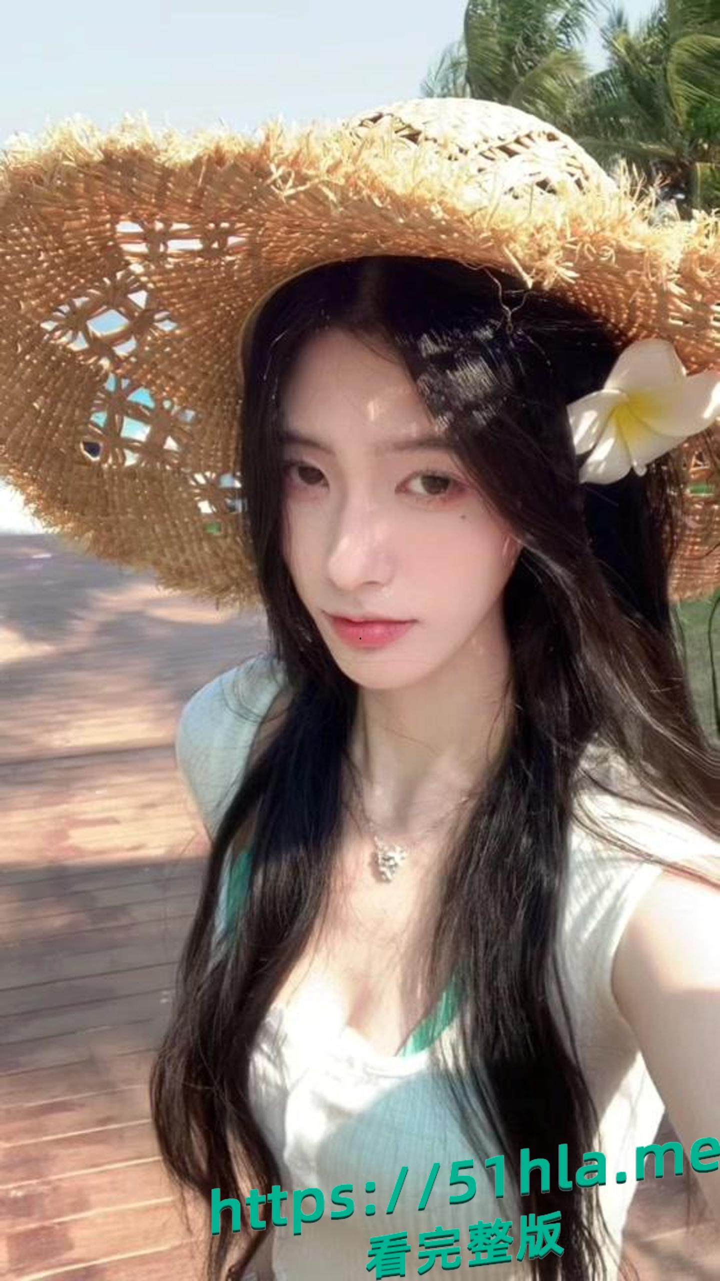 抖音300万粉丝网红机智羊咩咩 05年极品身材女大音乐生 主动献身导师视频流出！-9