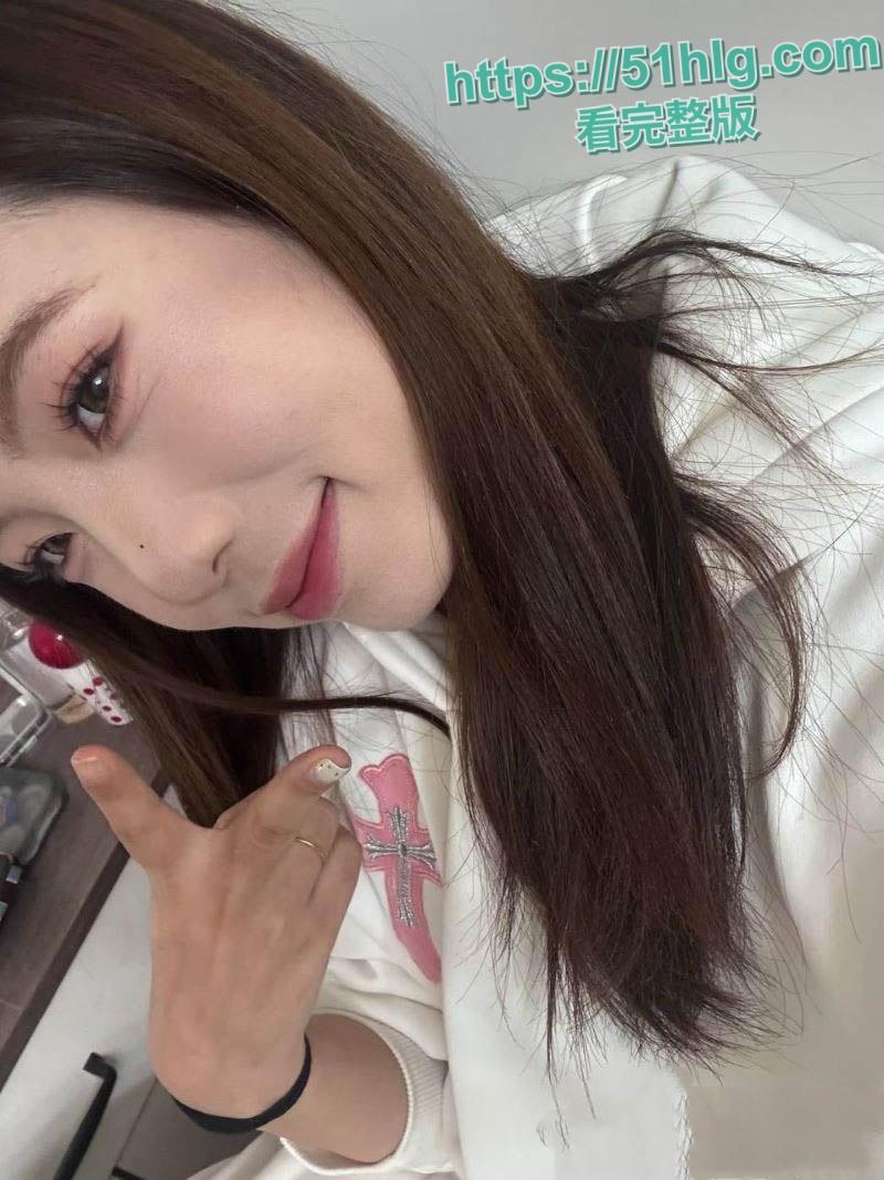 【深圳】长腿女神【徐娇娇】曝不雅视频!认识三天就被炮友搞定,骚穴被大鸡巴暴力抽插,淫荡无极限-2