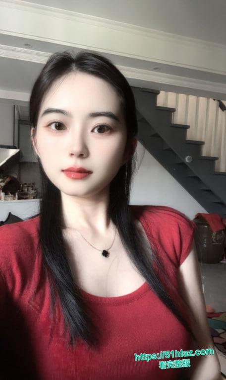 信阳女大学生陈楠 一周年纪念日被男友骗去酒店狂操 口技玩得飞起 小清新变身骚浪货 视频流出全网炸了-1