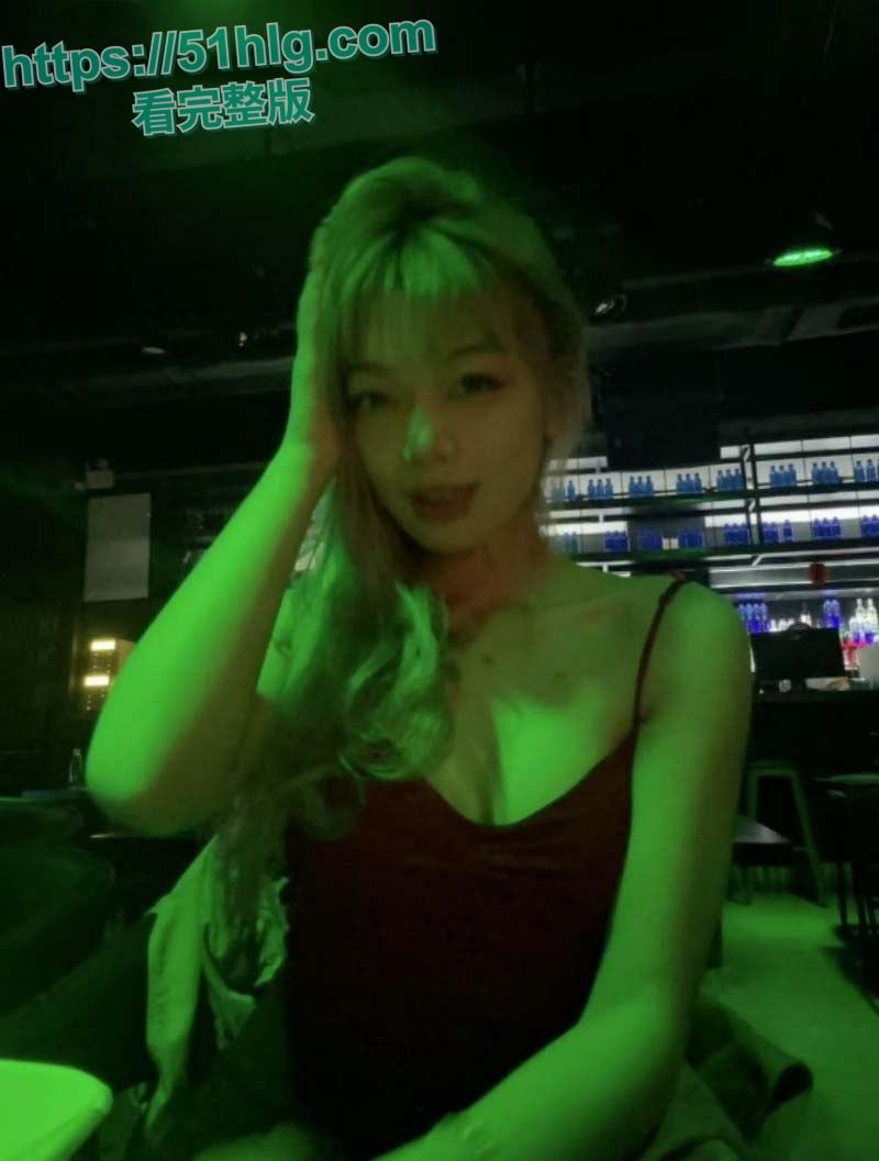 【山东青岛】酒吧营销【郑媛菲】，背着异地恋男友酒吧鬼混，多次约炮， 被男友发现后怒曝全网！-1