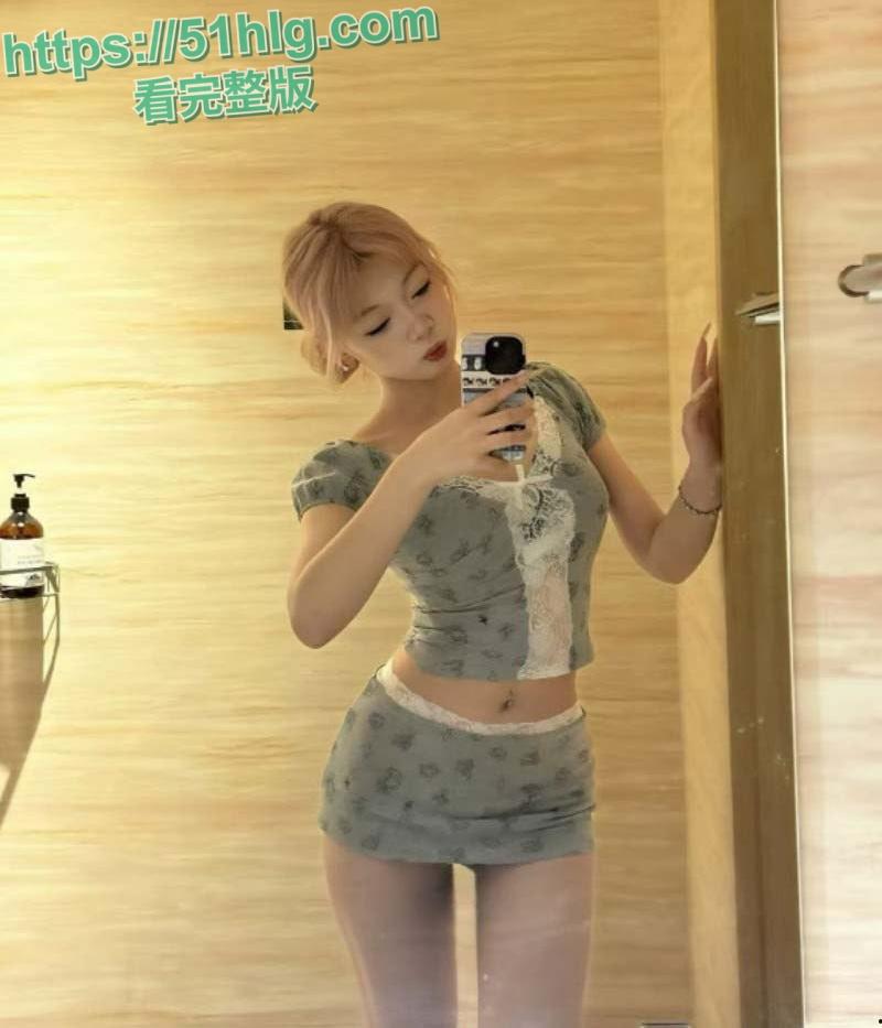 【山东青岛】酒吧营销【郑媛菲】，背着异地恋男友酒吧鬼混，多次约炮， 被男友发现后怒曝全网！-3