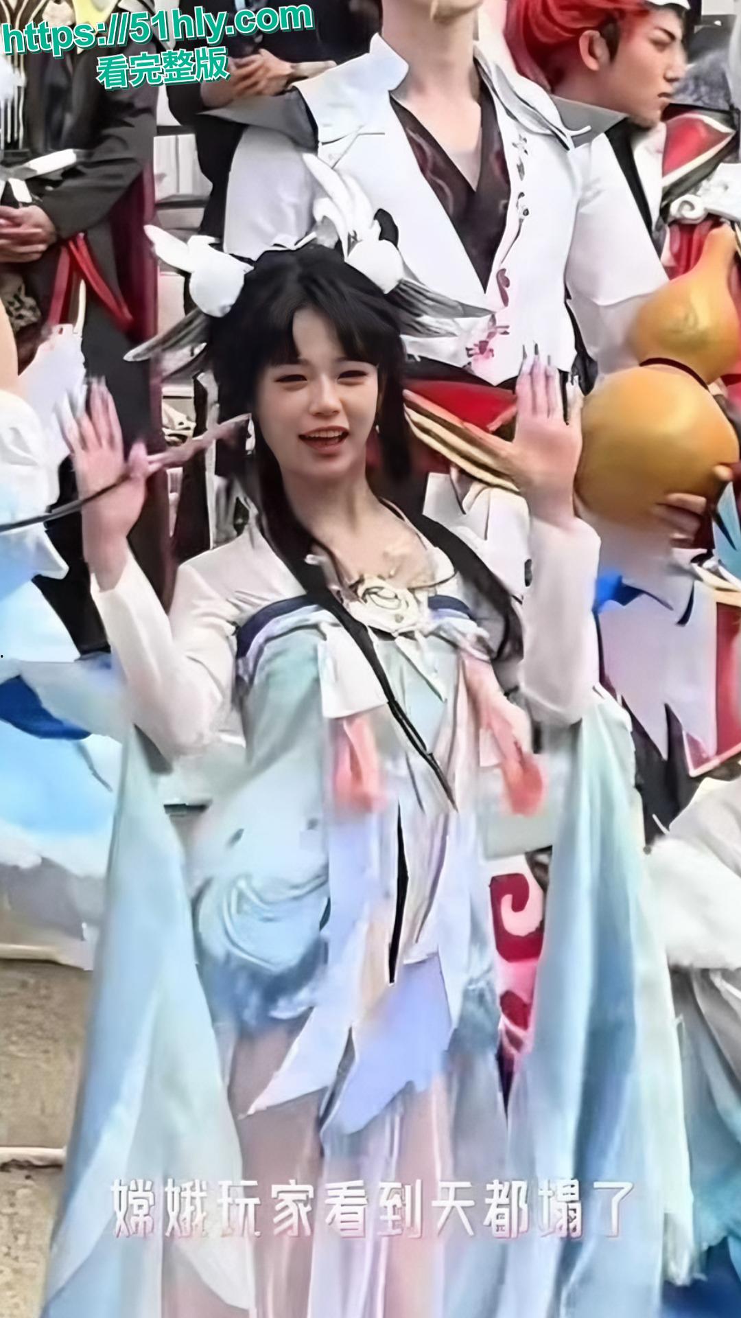 抖音570万粉网红 我不叫龙虾 王者荣耀10周年庆cos嫦娥 行为不雅玩反差引发热议 被网友扒出定制自慰视频!-2