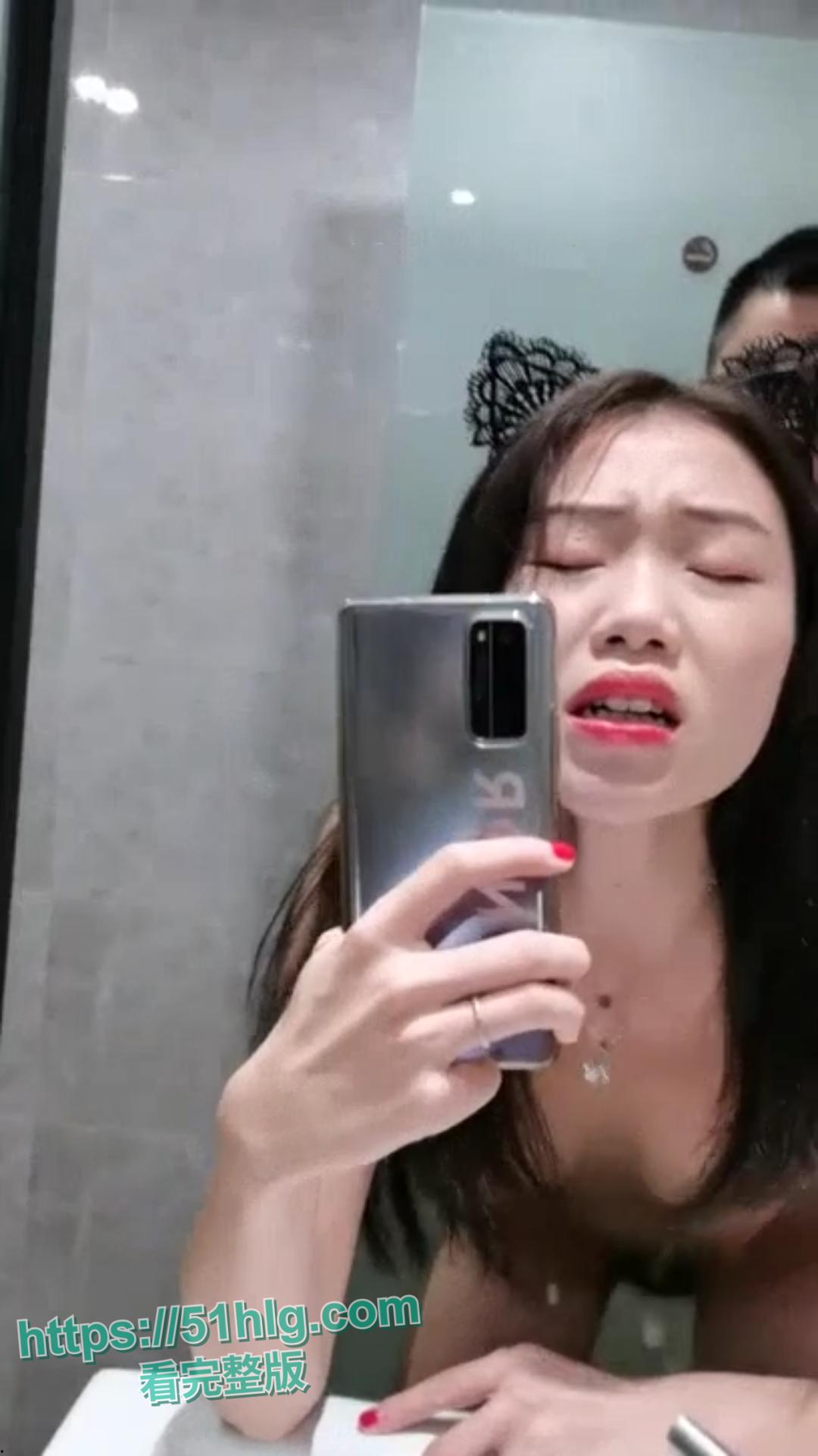 【河南】抖音博主【户晨风】约炮女粉丝性爱视频流出 酒店卫生间对着镜子后入爆操 高颜值 好身材 淫叫不断-6