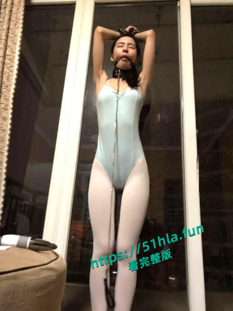 舞蹈系校花【秋燕燕】炮友调教拍摄,舞蹈服勾勒完美曲线,深喉口交秀精湛口技!-5