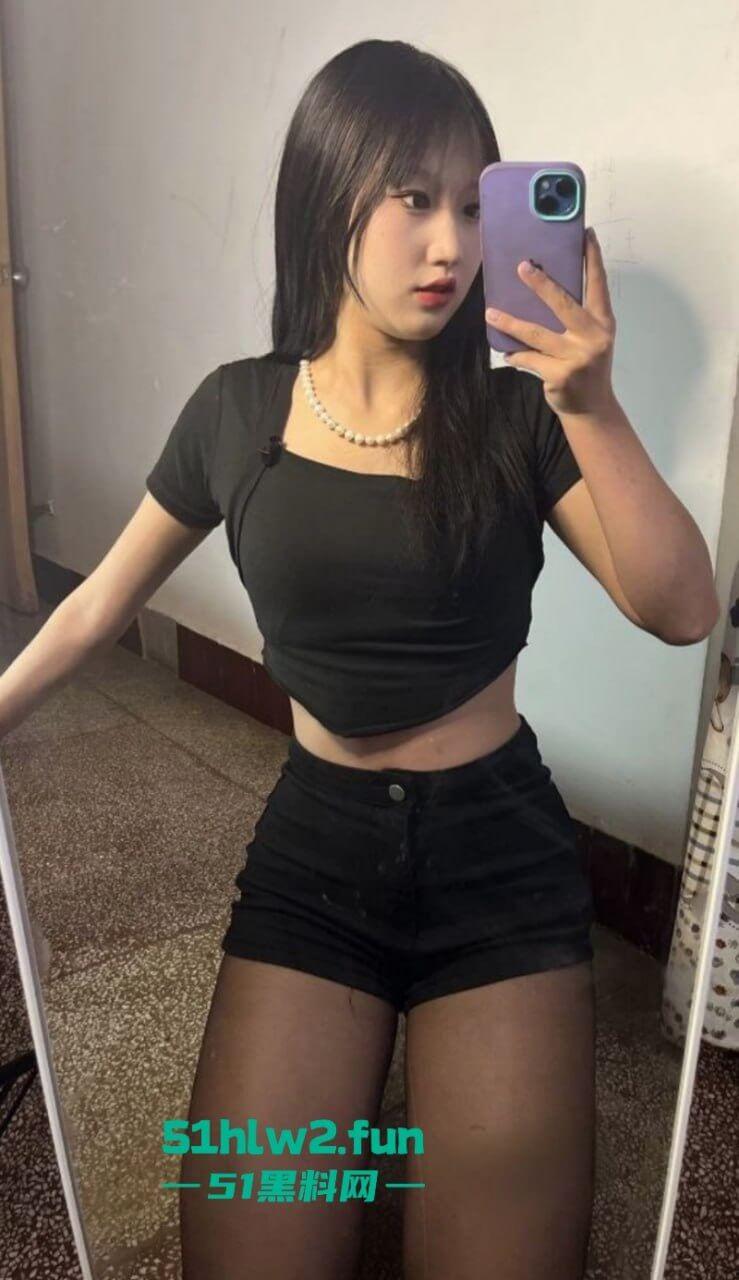 云南楚雄【李华美】00后长腿极品母狗,被曝光私下外围卖淫250就能操这逼真不值钱啊!-17