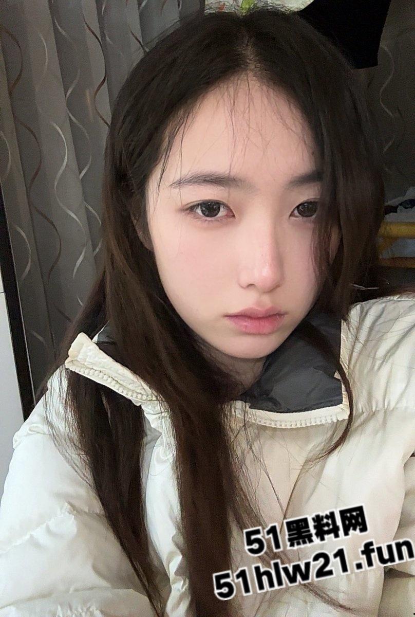 上海网黄骚女【神萌】频发肉体私密照钓鱼，老实男上当受骗损失千元后拉黑不见发帖曝光。-5