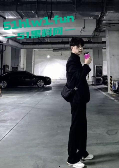 广州风暴电音节翻车现场，小仙女蹦迪迷晕被爆操，PUA渣男5次内射后竟拿香水打发，骗炮还疯狂暗示想睡姐妹！-19