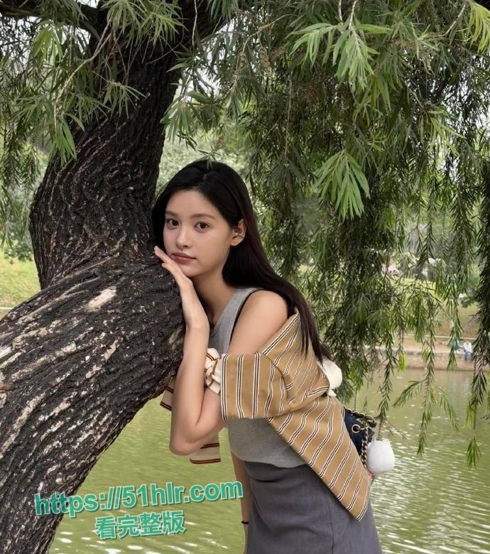 顶级明星【黄景瑜】的性病丑闻炸毁娱乐圈！与女星【张艺上】做爱视频流出，前妻【王雨馨】8年网络敲击彻底撕开渣男真面目-28