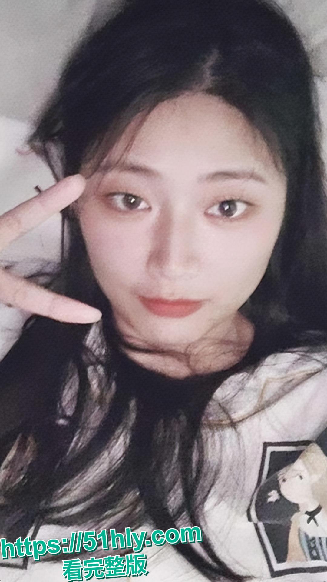 沈阳舞蹈老师何雪楠被富二代调视频流出 口爆吃精成常态 被拉倒镜前看自己被操的淫荡模样 母狗属性简直拉满-2