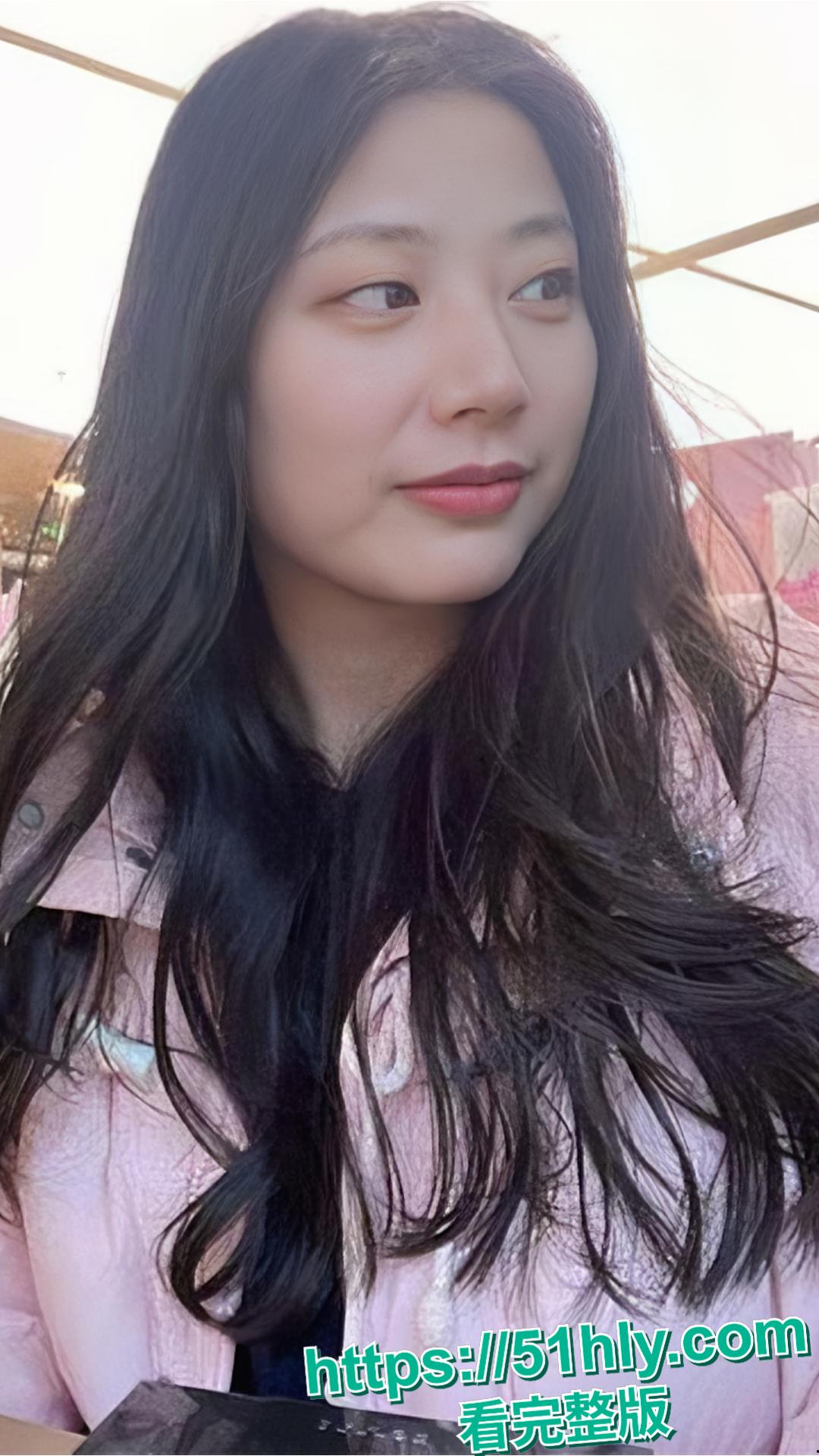 沈阳舞蹈老师何雪楠被富二代调视频流出 口爆吃精成常态 被拉倒镜前看自己被操的淫荡模样 母狗属性简直拉满-4