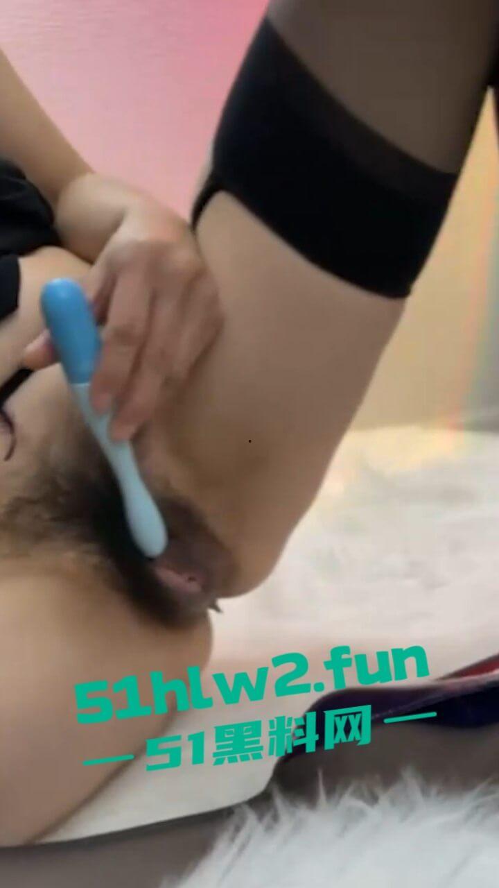 抖音极品主播【彩云姐】大奶肥臀性感骚货,以前在足疗做骚鸡现在做直播勾引大哥自慰福利流出。-5