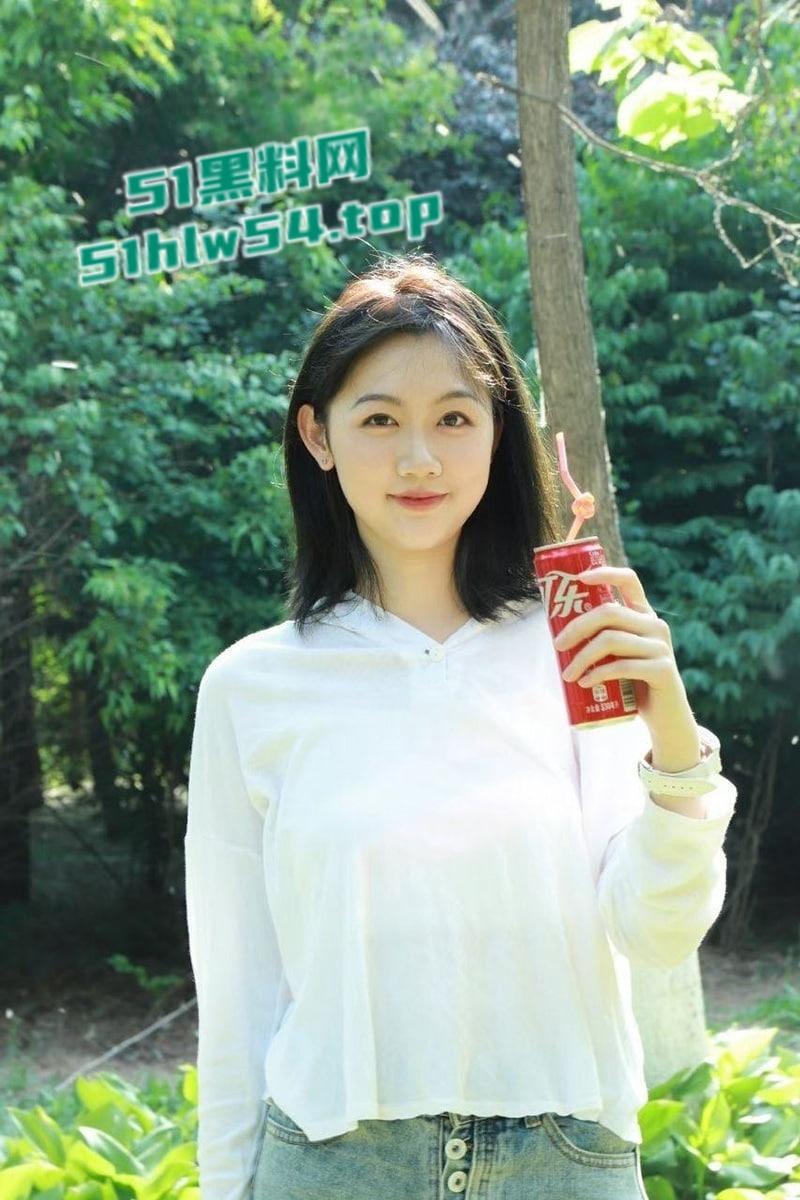 深度体验探探约炮到高中同班同学,当年的清纯班花女神沦为骚母狗,车震吃鸡反差刺激感十足!-2