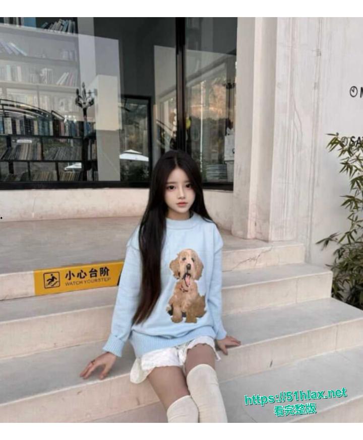 四川职业学院洪雯雯宿舍拉男友开干 上铺床板吱响喘息压不住 毫不避讳下铺室友-2