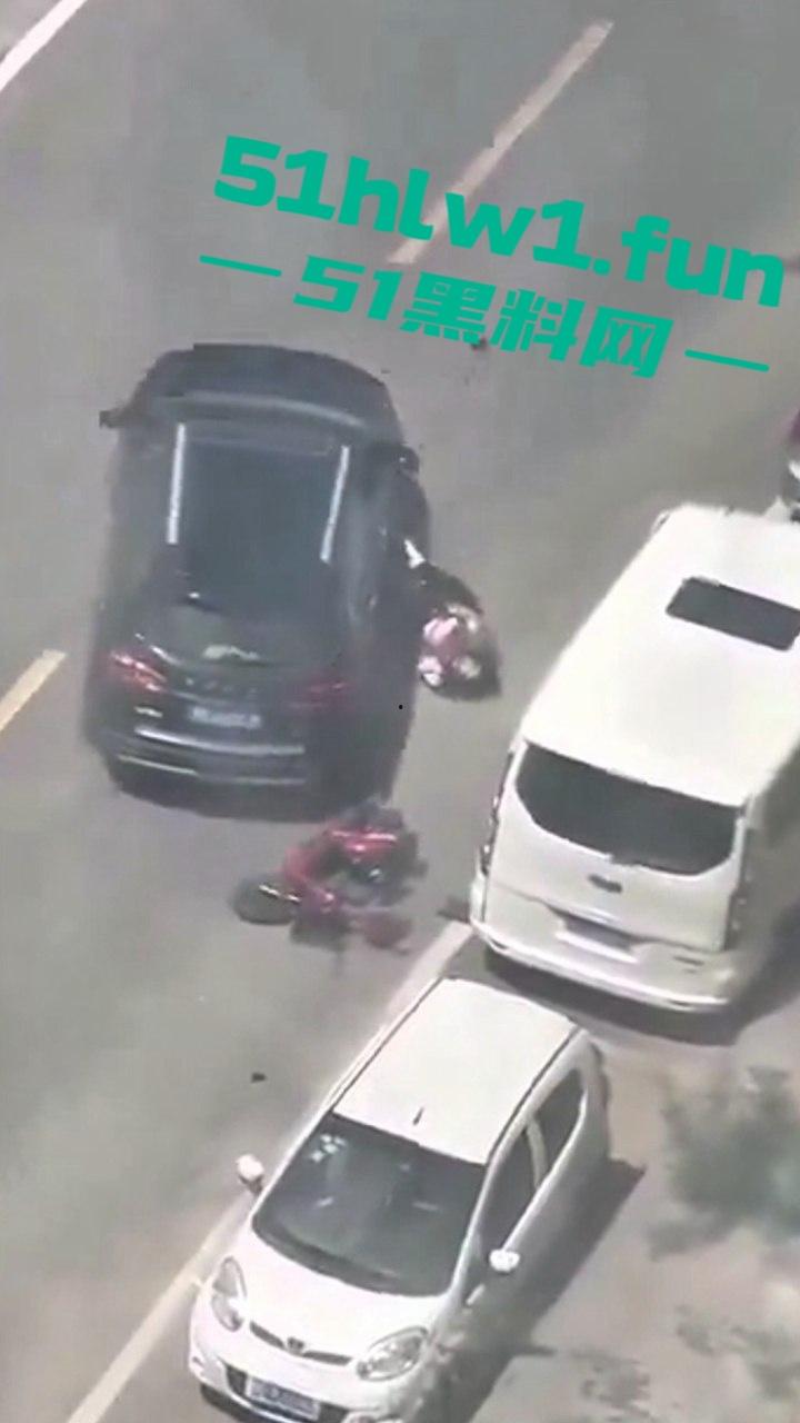 山东东营市变态渣男,开车将妻子撞倒后,反复碾压至其死亡,目前已被警方抓捕,估计是要死刑了!-7