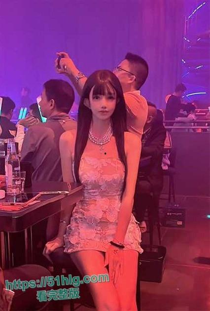 成都探店揭秘砂舞舞厅!性感少妇任君挑选 刺激体验摸奶抠穴加打炮, 堪称男人的天堂!-3