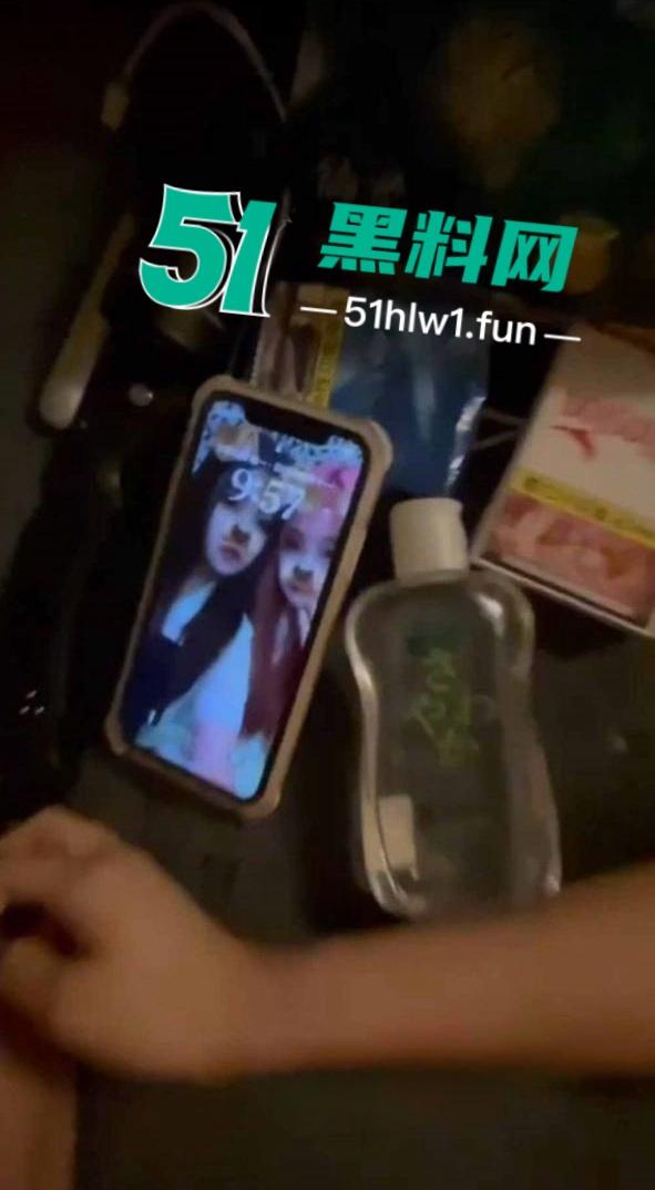 Tiktok高颜值擦边博主【林美珍】酒吧被捡尸事件,大神自曝激情啪啪视频吸引眼球。-4