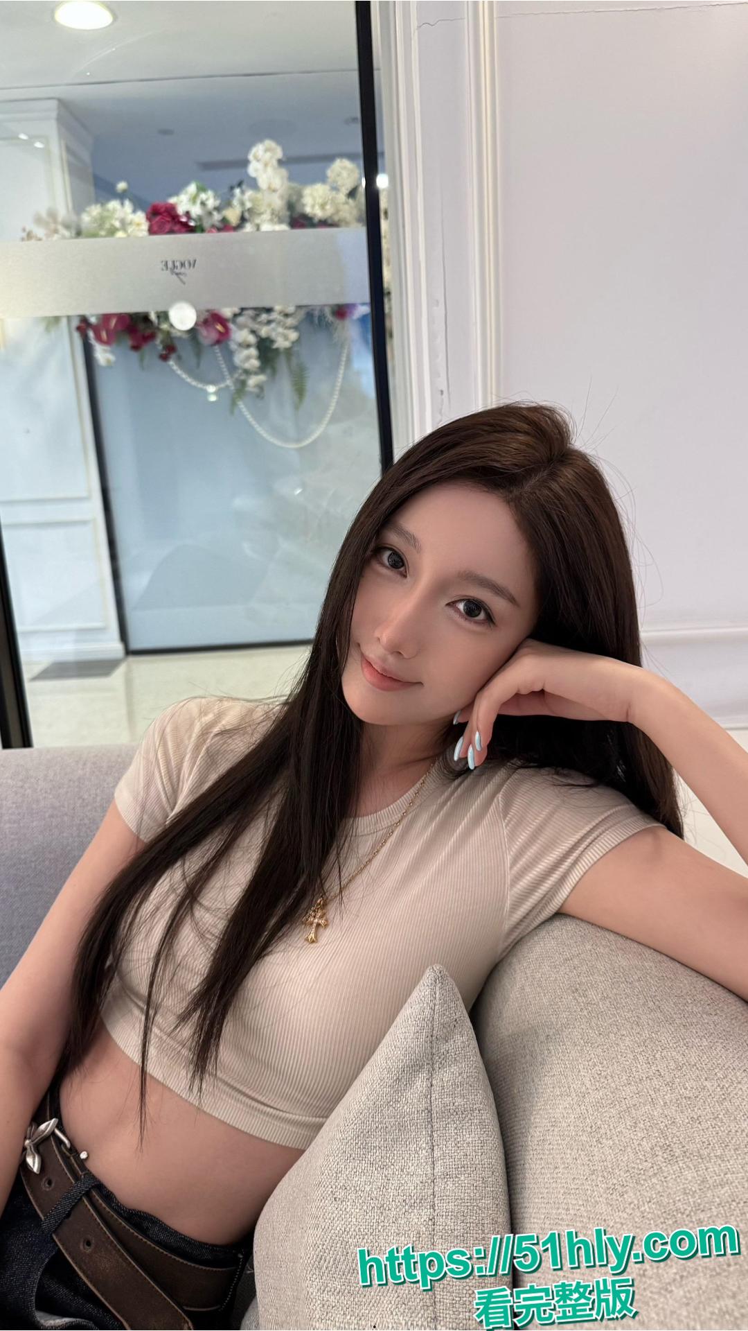 吴亦凡事件女主 都美竹 新恋情曝光 献身京圈50岁灰产大佬 三里屯酒店激情交欢 性爱视频流出！-10