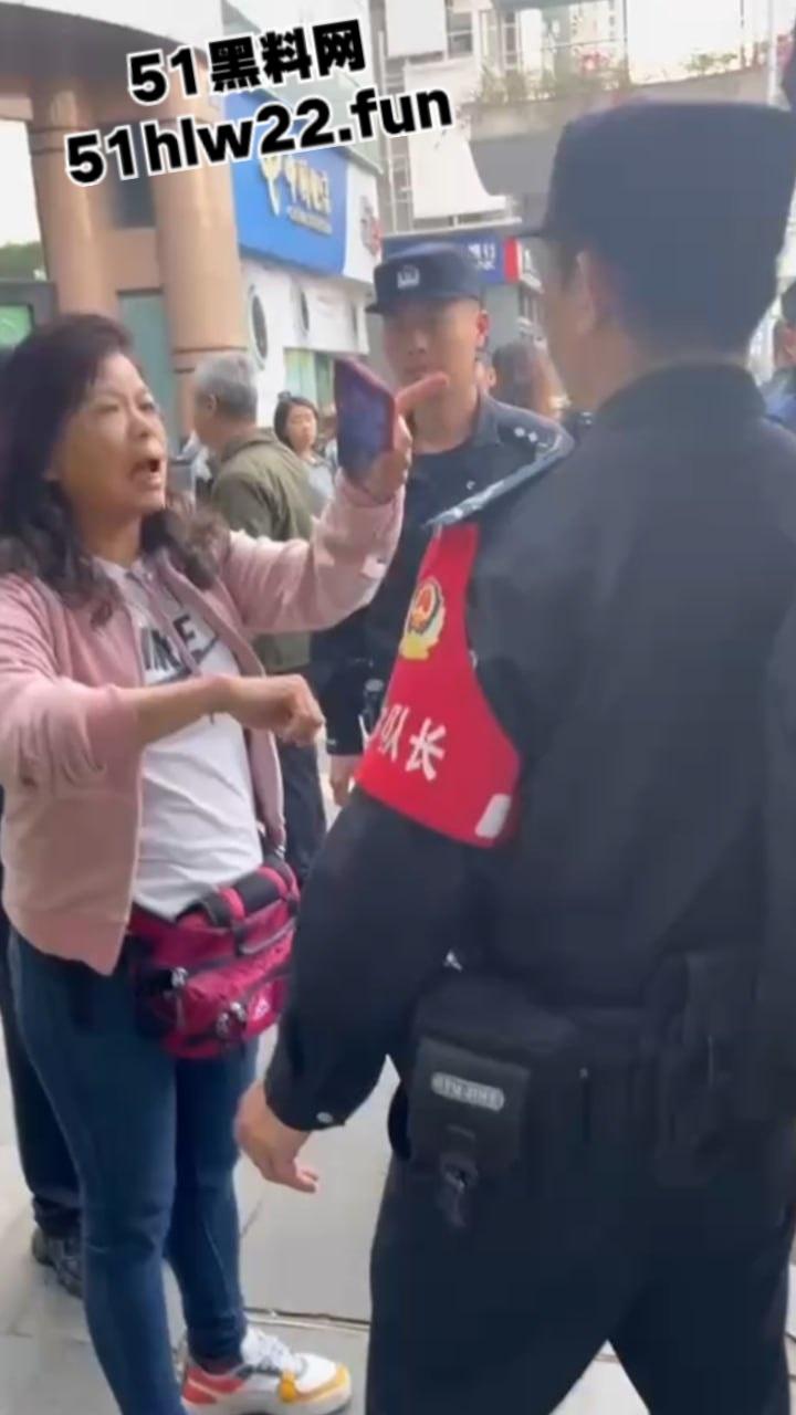 广东林和村警民冲突事件,贪官哄骗村民回迁十年依旧没有房产证,村民上访被警察殴打带走。-5