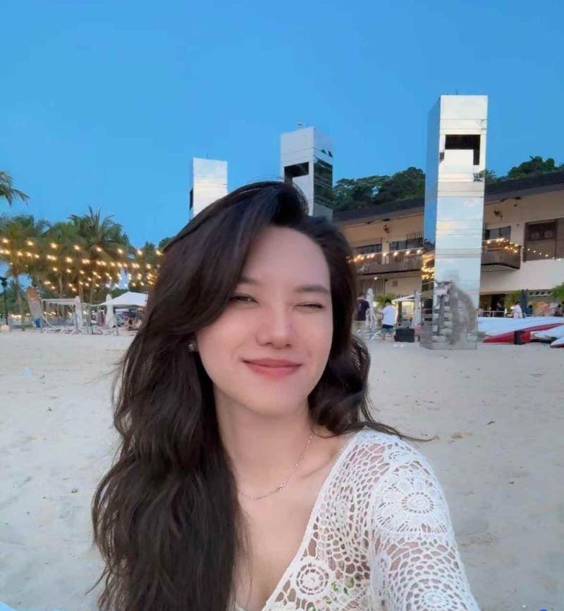 新加坡国立大学研究生储冬瑶背着男友与金主酒店约炮视频流出 农村励志女孩最终沦为资本玩物-5