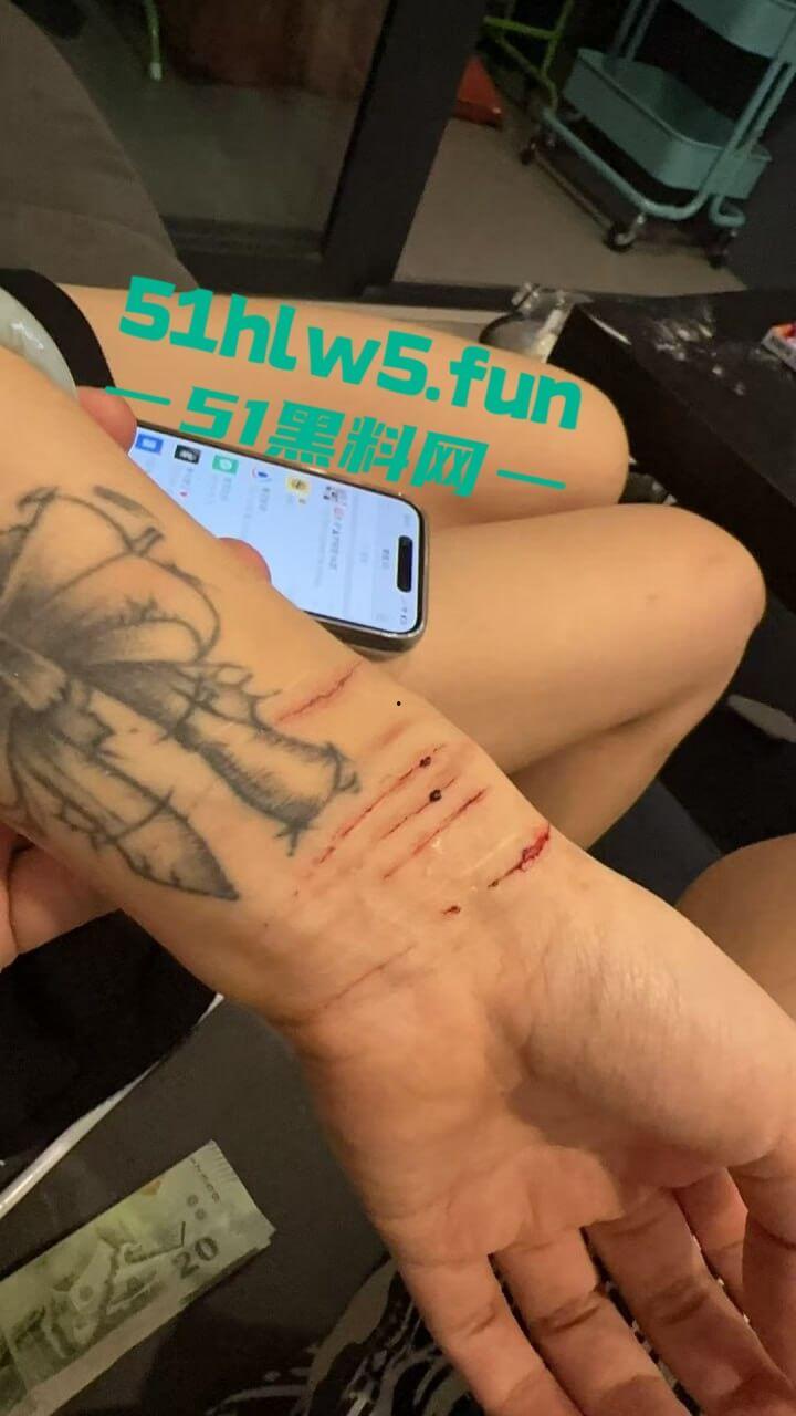 实名曝光婊子!西安渣女【孔祥奥】滥交吸毒给钱即可万人操,屡教不改骗钱骗爱超级恶臭。-8