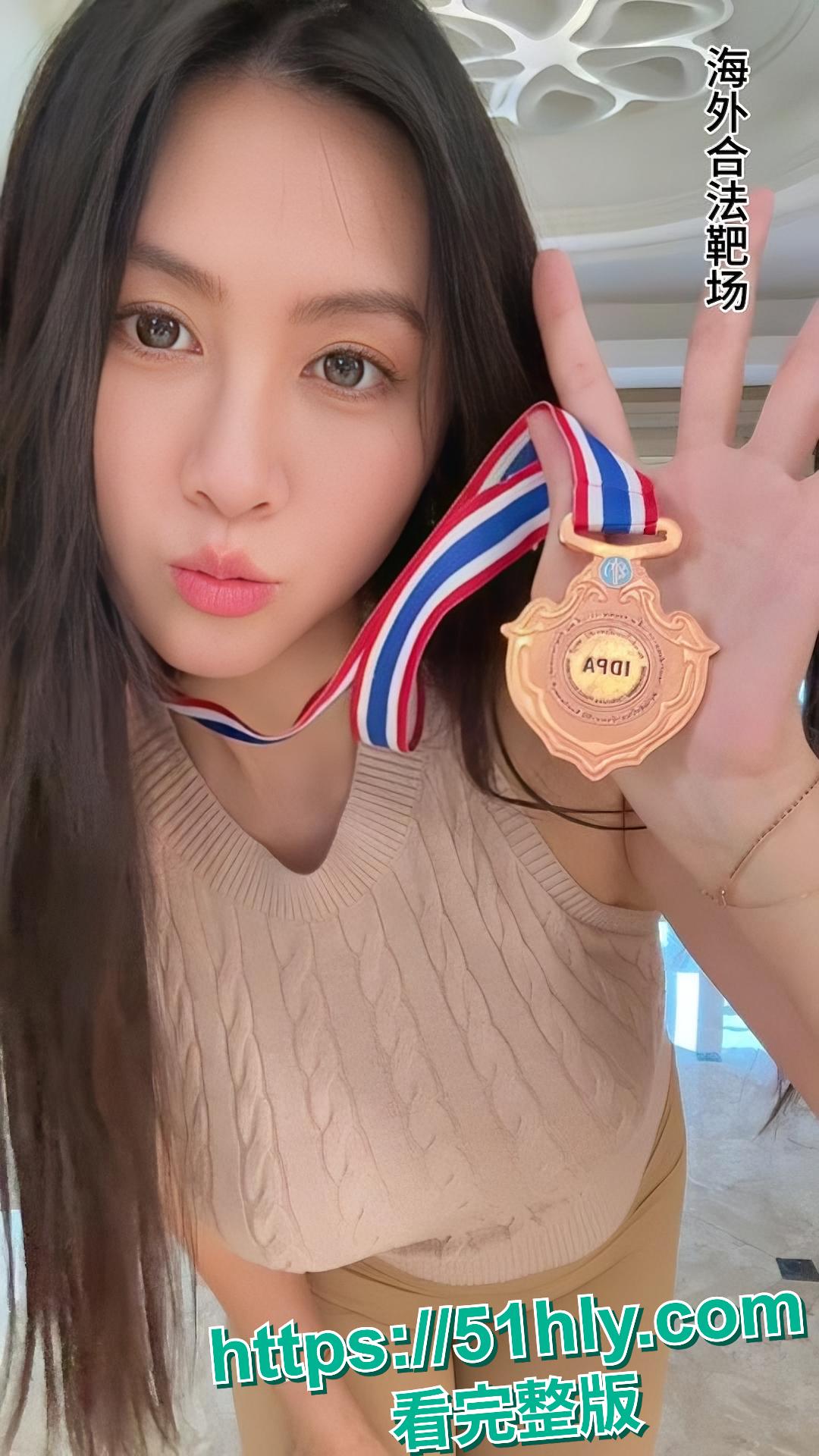 抖音百万粉网红叶凯薇下贱生活全揭秘!大白奶子肥屁股被金主操烂 抖音哭诉AI换脸 清纯人设崩塌全是假逼戏码!-5