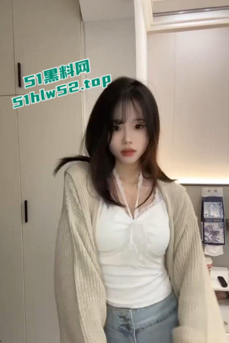 甘肃天水极品舞蹈生【王子婷】遭变态金主包养后疯狂开发,粗屌肛交爽到妹子淫叫连连!-5