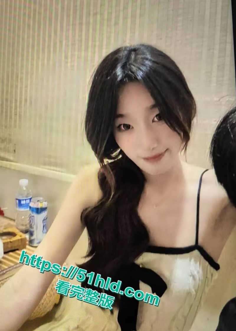 北漂小骚货【杨琪】为上位与老板激情缠绵，后入女上情趣装护士装视频惨遭泄露！-3