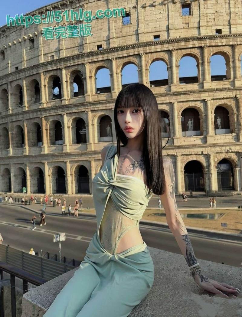 高颜值纹身网红自拍视频外流！与前男友激情做爱，超大奶子被肆意揉捏，动人呻吟诱惑感直接拉满-1