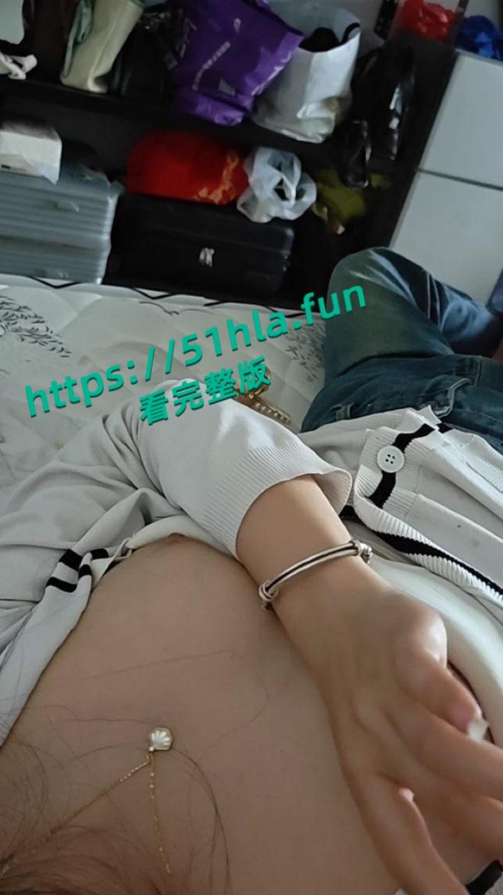 江西抚州英语教师【Jessica】不雅视频曝光，白嫩大奶被不停揉捏，肥臀嫩逼紧裹肉棒淫荡十足！-5