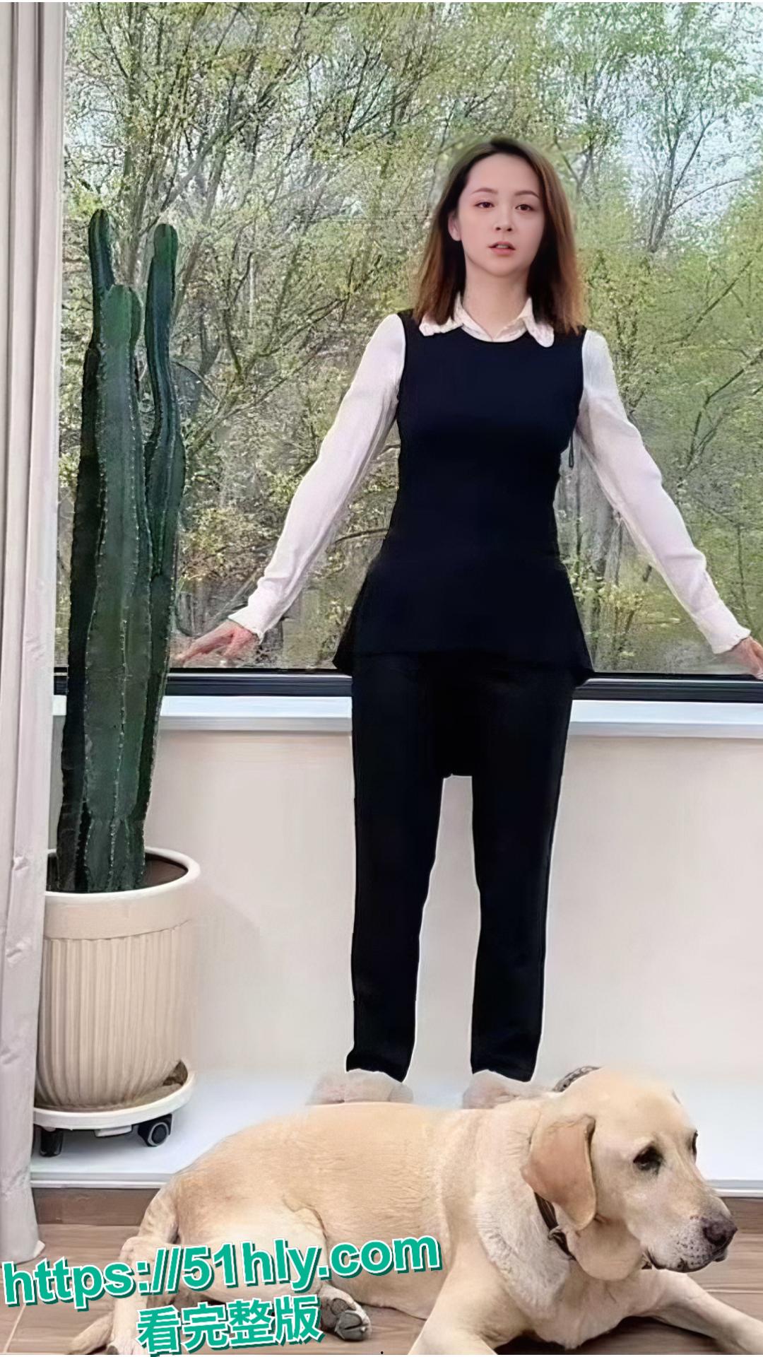 古装女演员邓莎 和某知名导演合作床戏流出 为女主身份甘心当导演母狗 玩得欲仙欲死-7